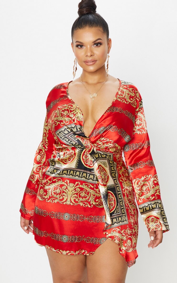 

PrettyLittleThing Плюс красное атласное платье с запахом и длинными рукавами с принтом