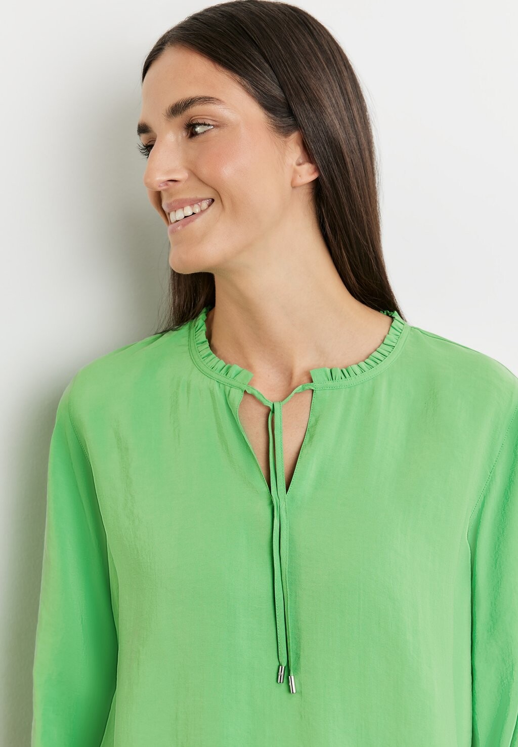 

Блуза 3/4 ARM MIT FEINEM RÜSCHENAUSSCHNITT Gerry Weber, зеленый
