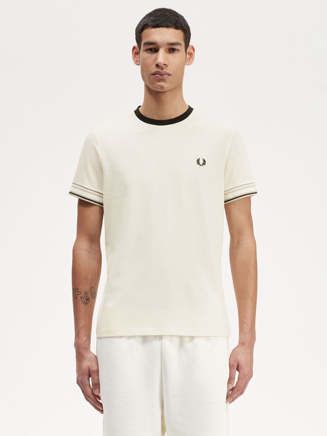 

Футболка Fred Perry с ярким краем пике, экрю