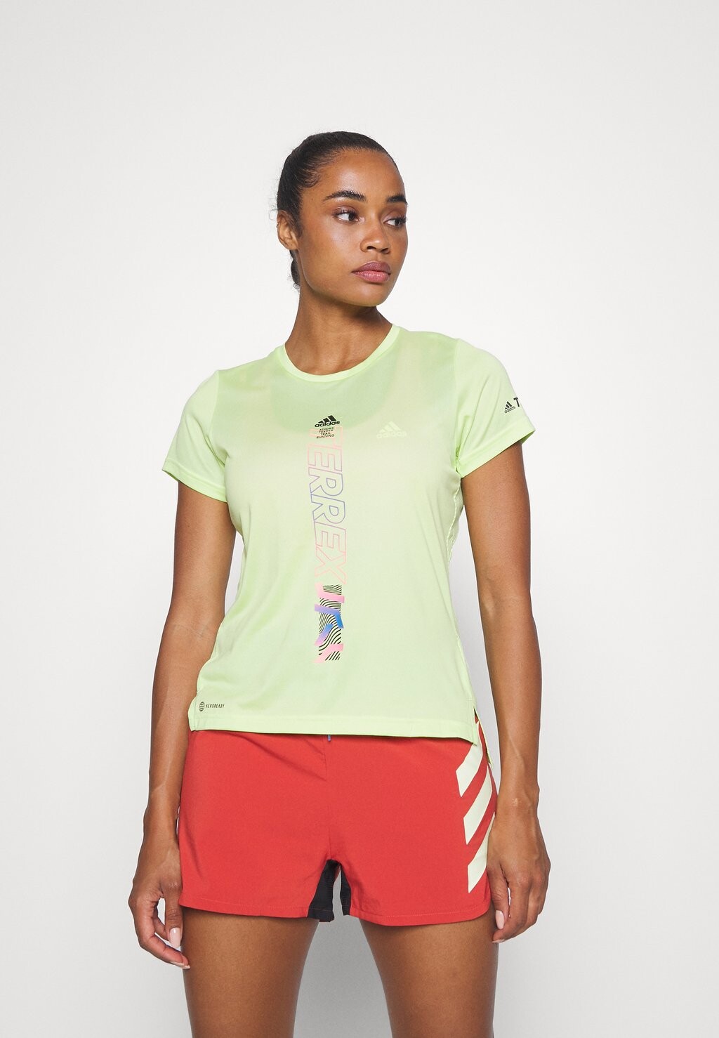 

Спортивная футболка Adidas