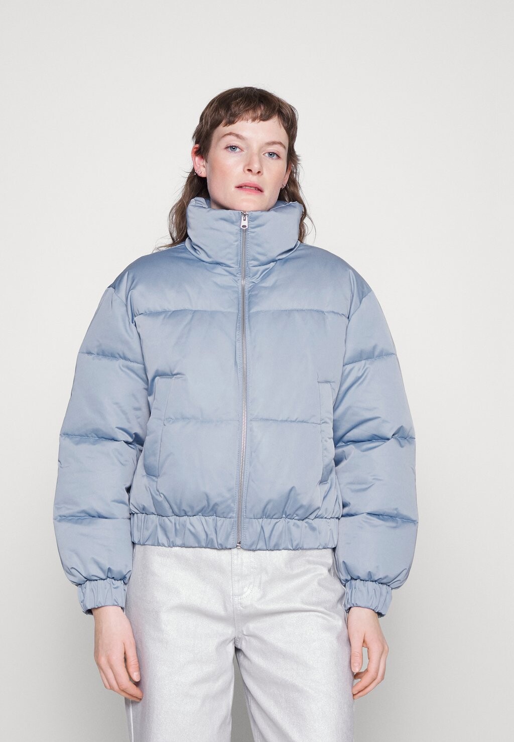 

Пуховик Abercrombie & Fitch, синий