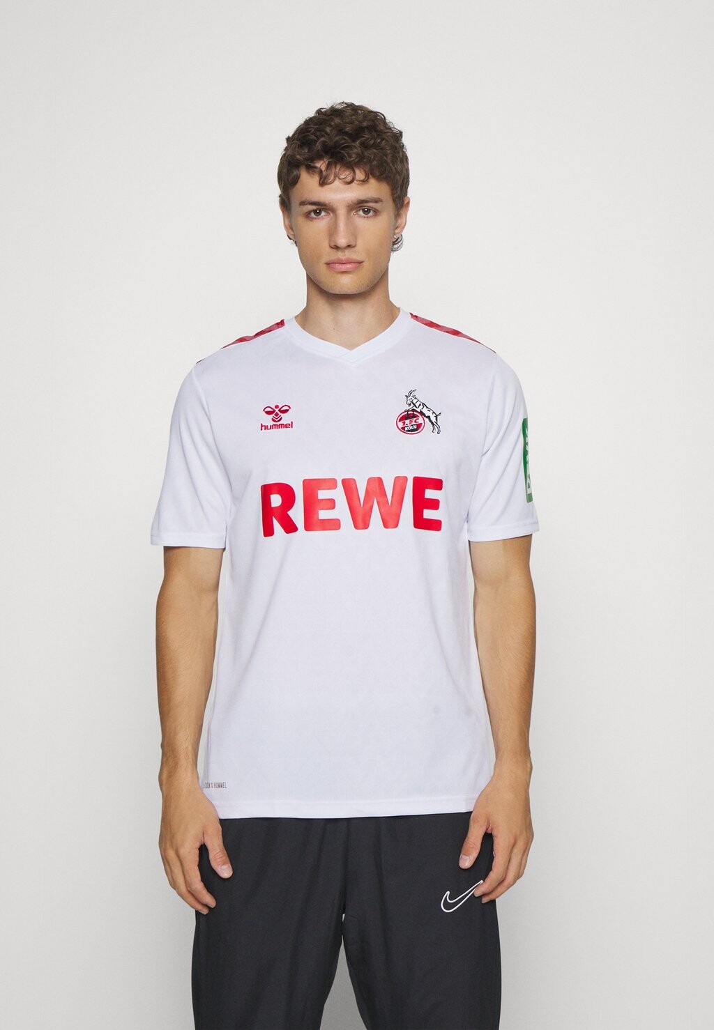 

Футболка Hummel