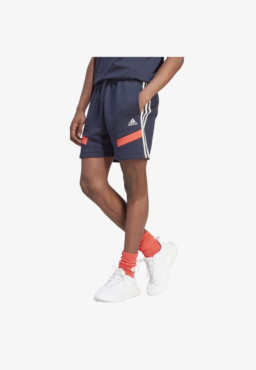 

Спортивные шорты Adidas