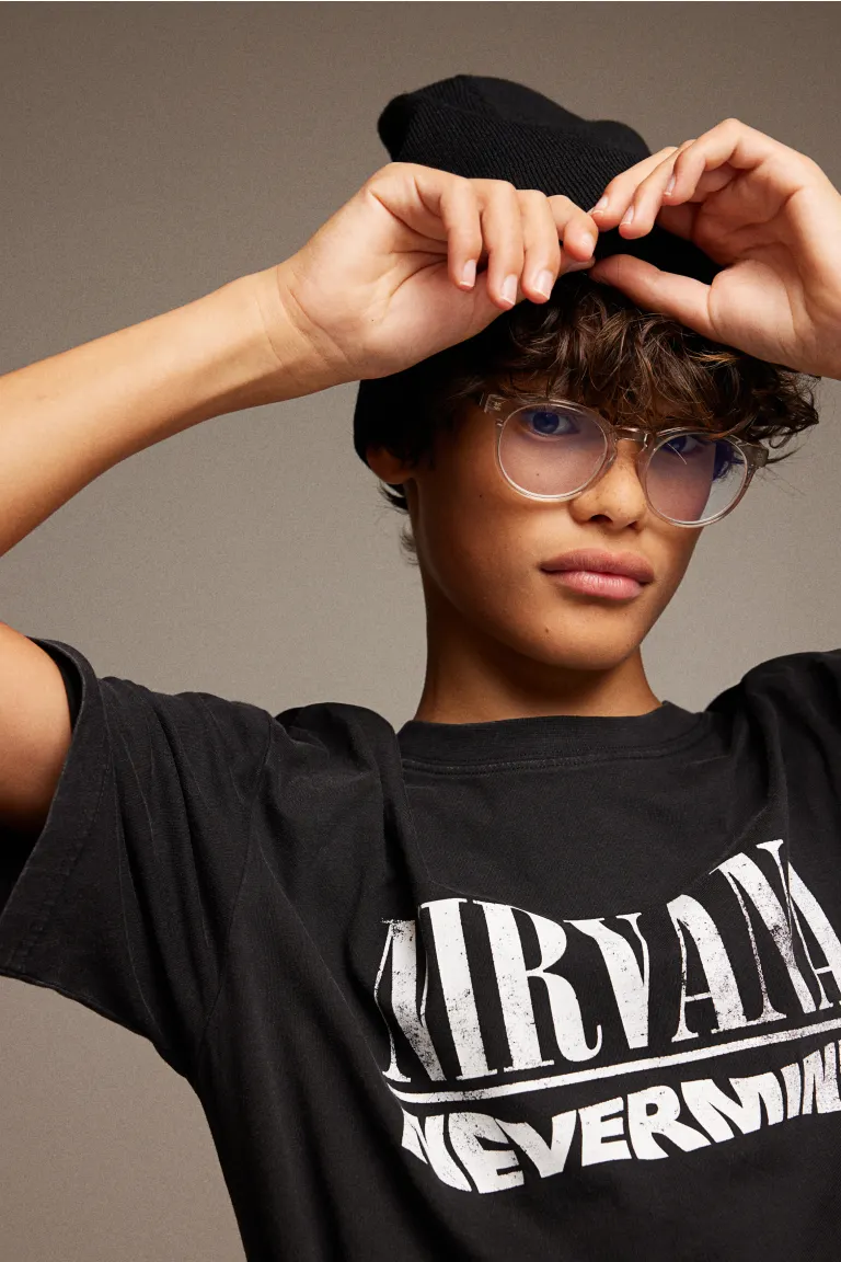 

Футболка с принтом H&M, черный