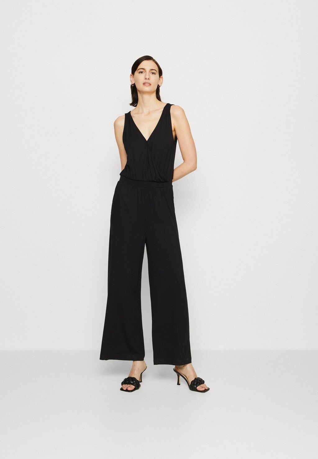 

Комбинезон Esprit, черный
