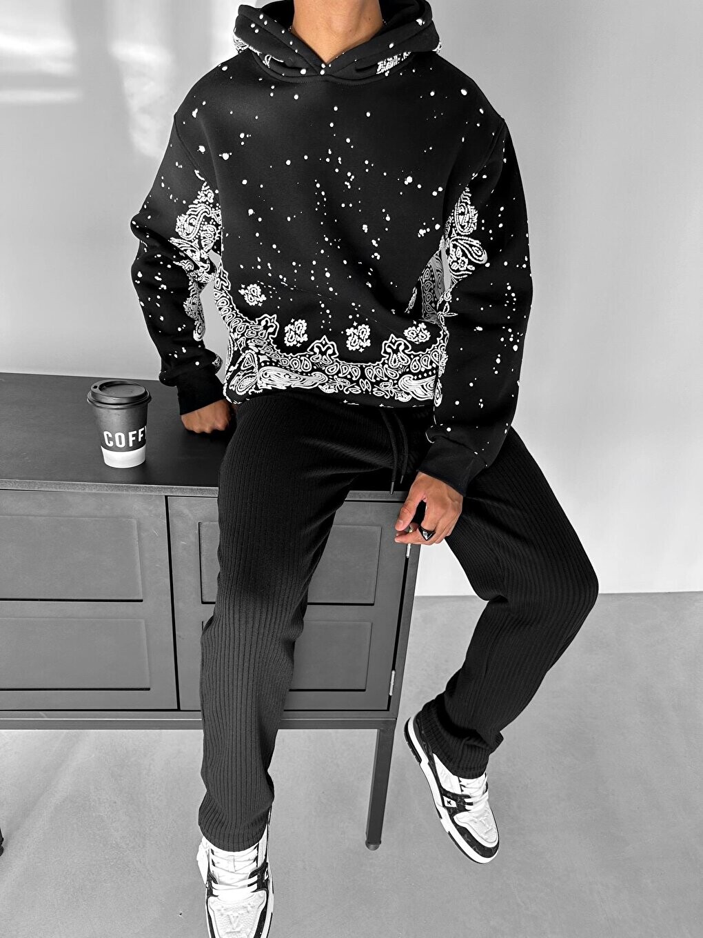 

Толстовка с капюшоном Oversize с рисунком, черная ablukaonline, черный
