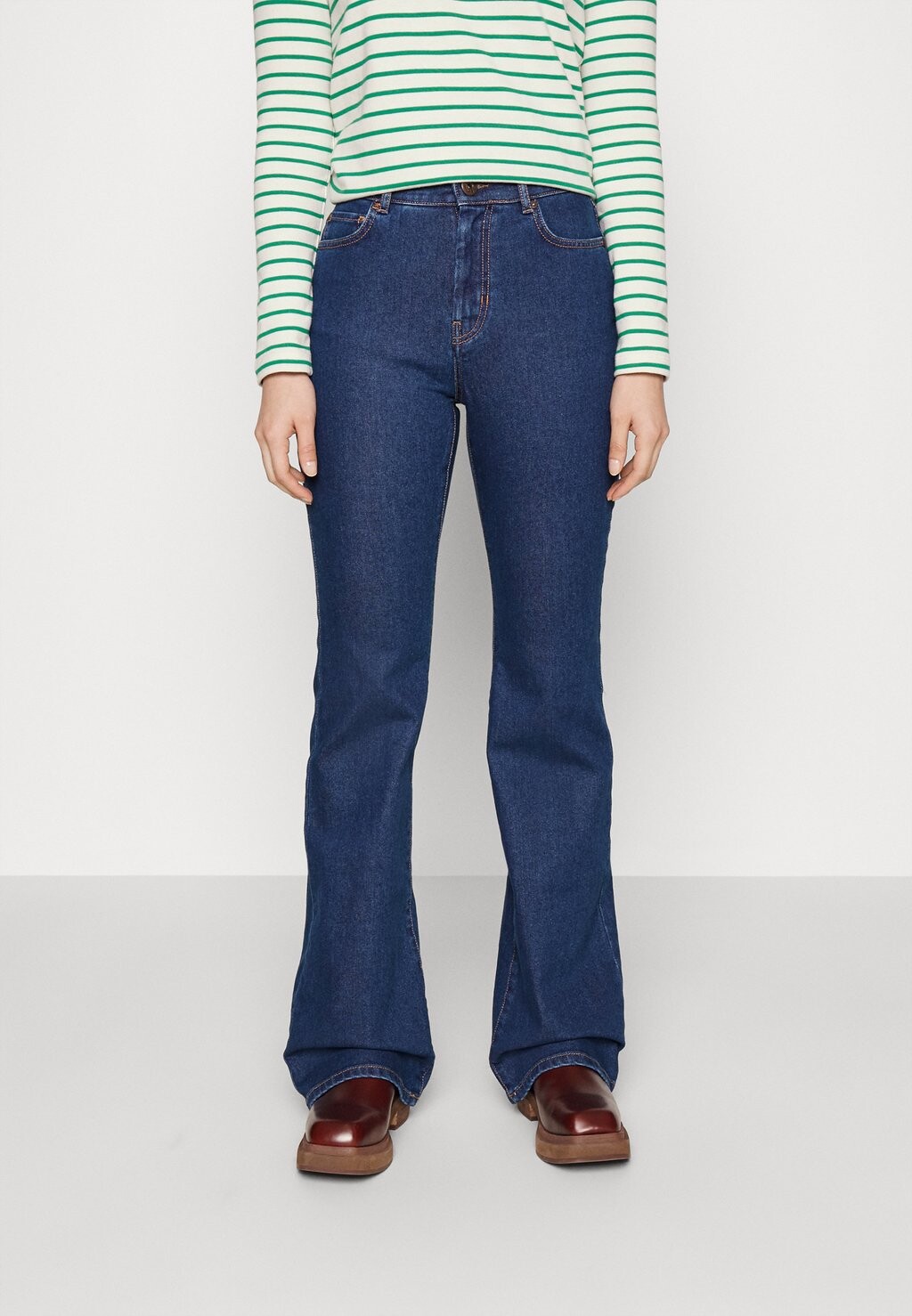 

Джинсы Bootcut WEEKEND MaxMara, синий
