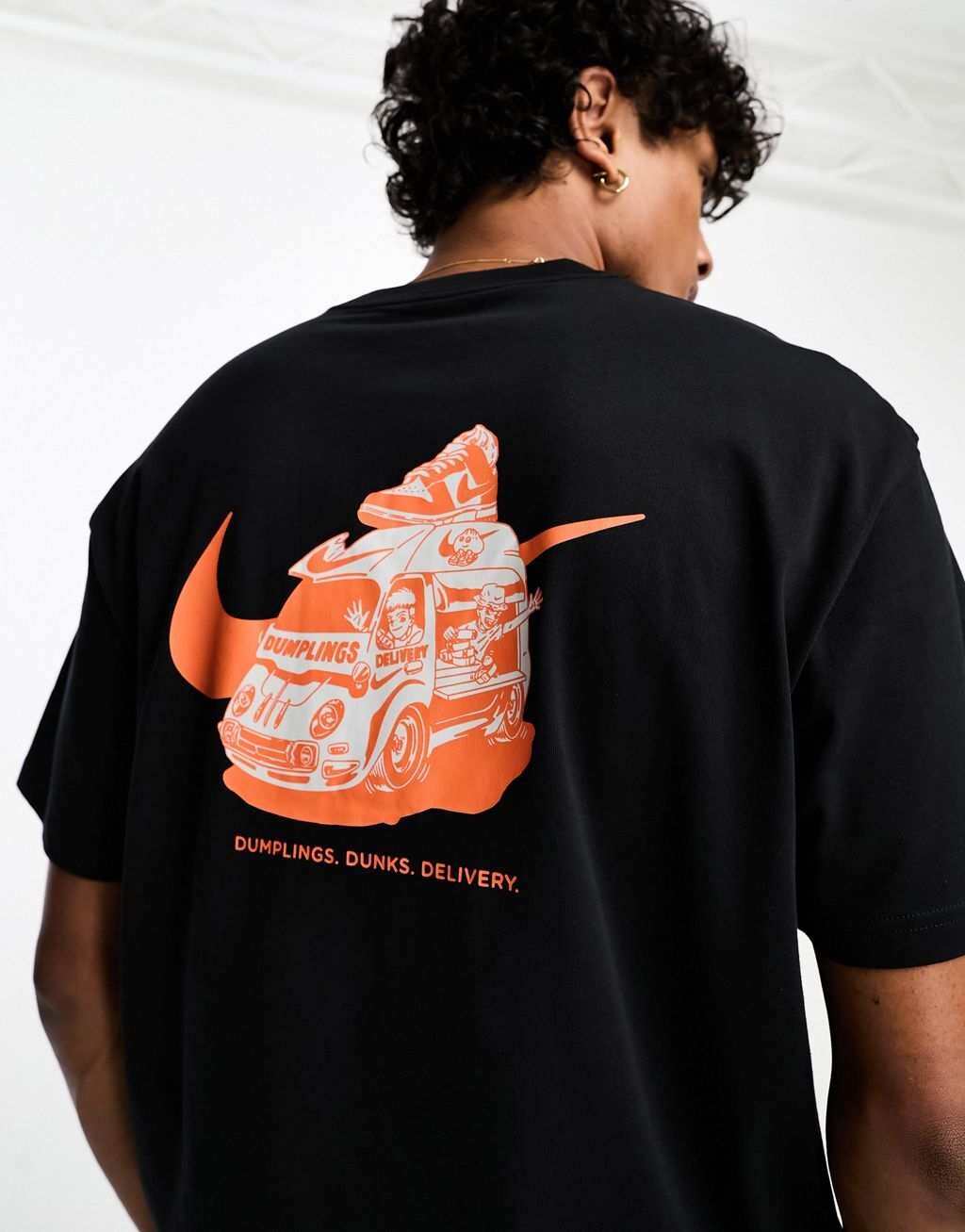 

Черная футболка с принтом на спине Nike Delivery Truck, Черный