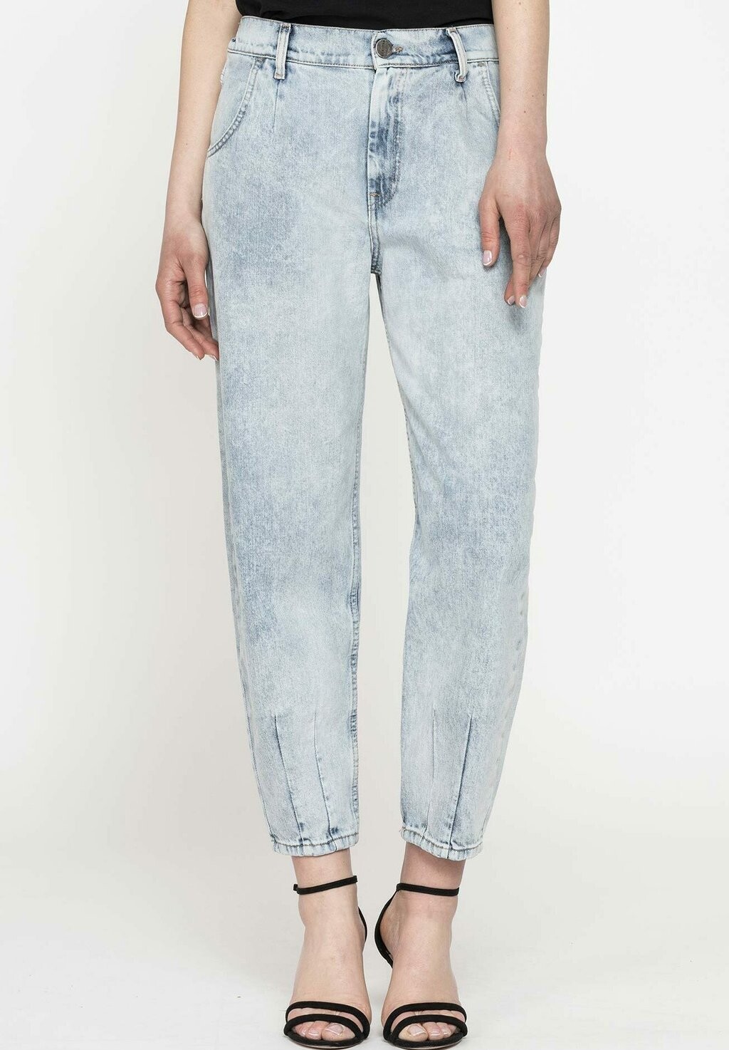 

Джинсы свободного кроя Carrera Jeans
