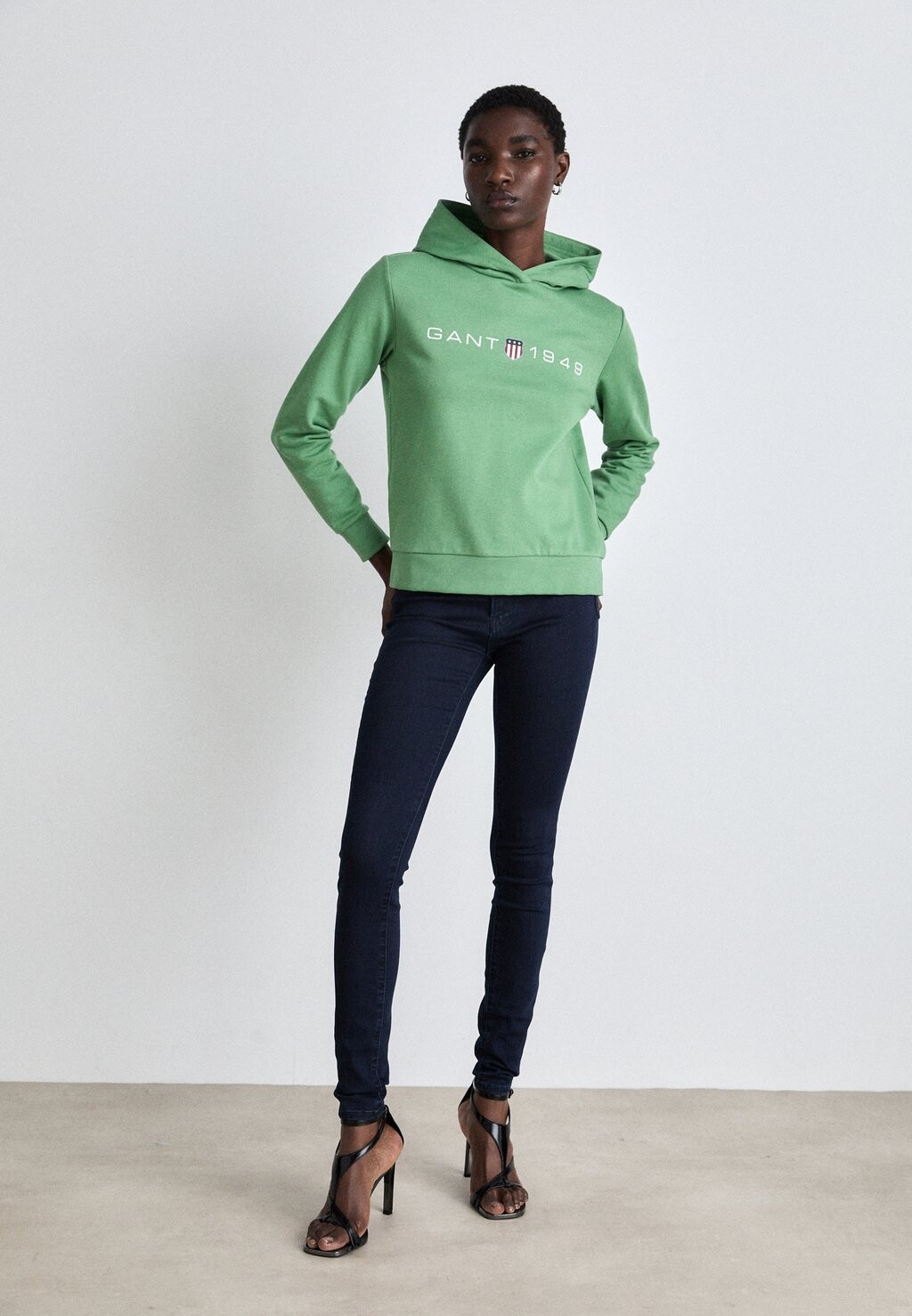 

Толстовка PRINTED GRAPHIC HOODIE GANT, зеленый