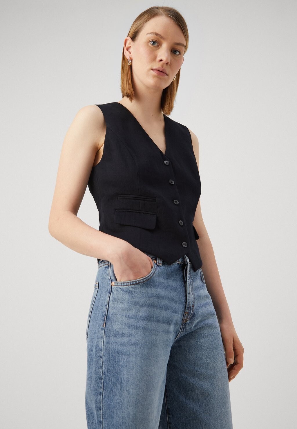 

Жилет VEST DKNY, черный