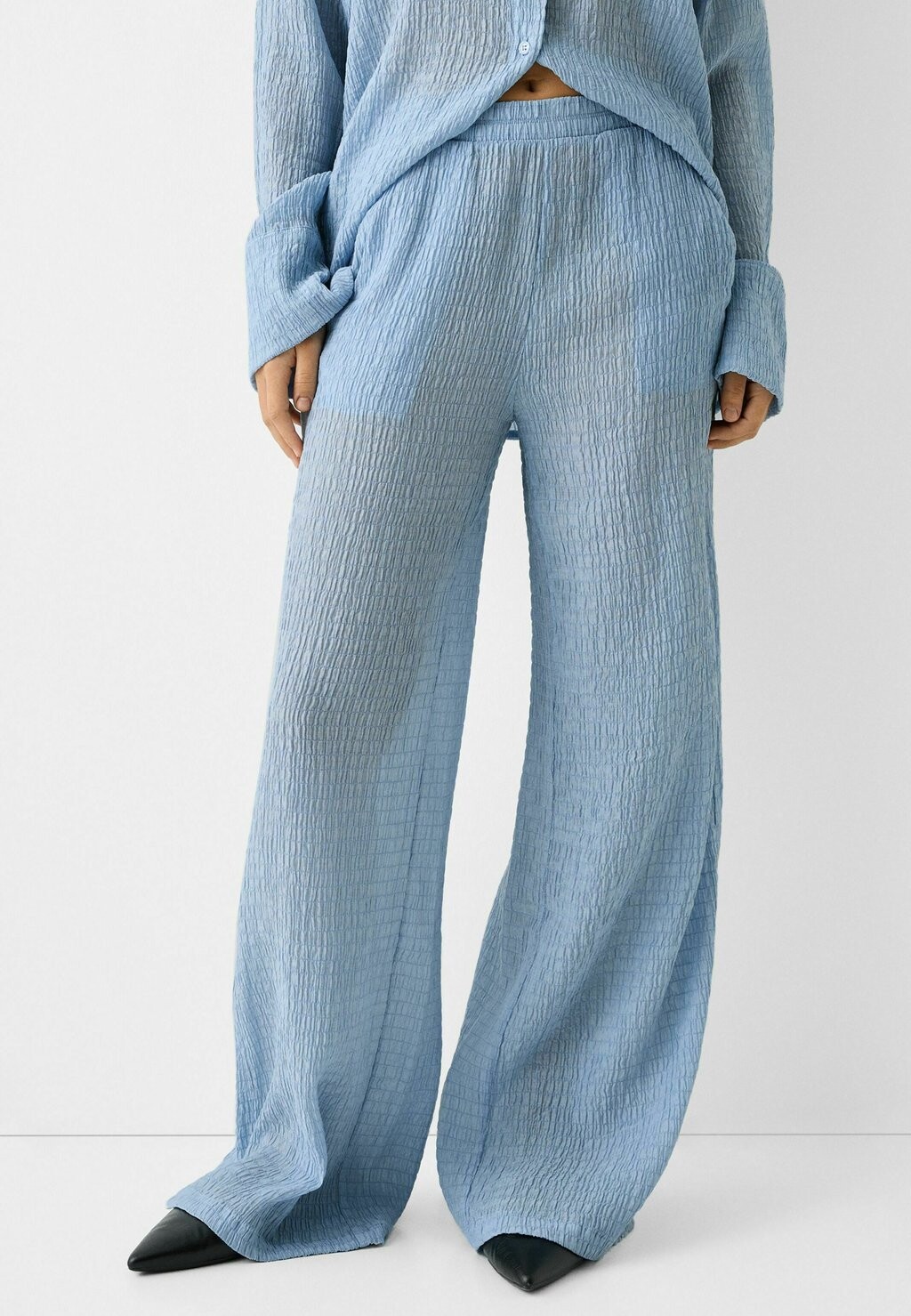 

Брюки WIDE LEG EMBOSSED Bershka, цвет mottled blue