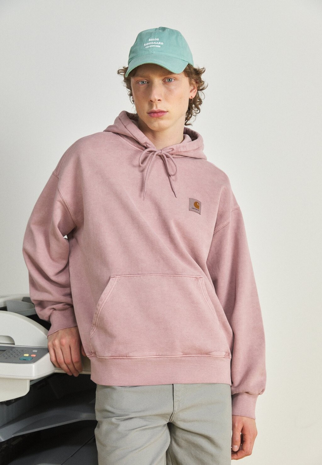 

Толстовка Carhartt WIP HOODED VISTA, цвет glassy pink