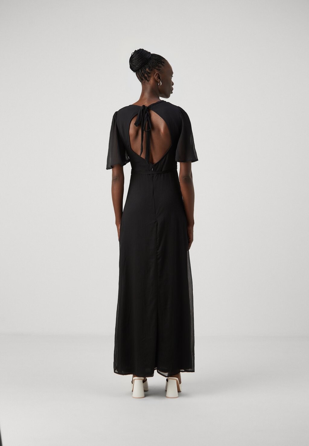 

Длинное платье Vmsmilla V Neck Dress Vero Moda, черное