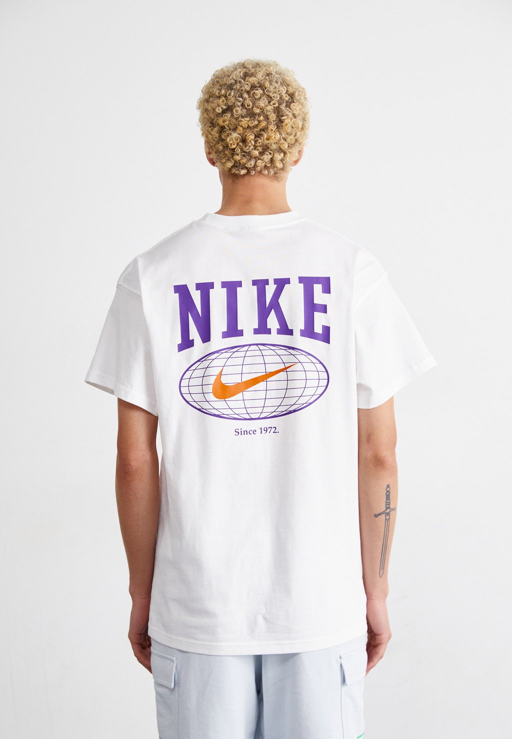 Футболка с принтом GRAPHIC TEE , цвет white Nike Sportswear