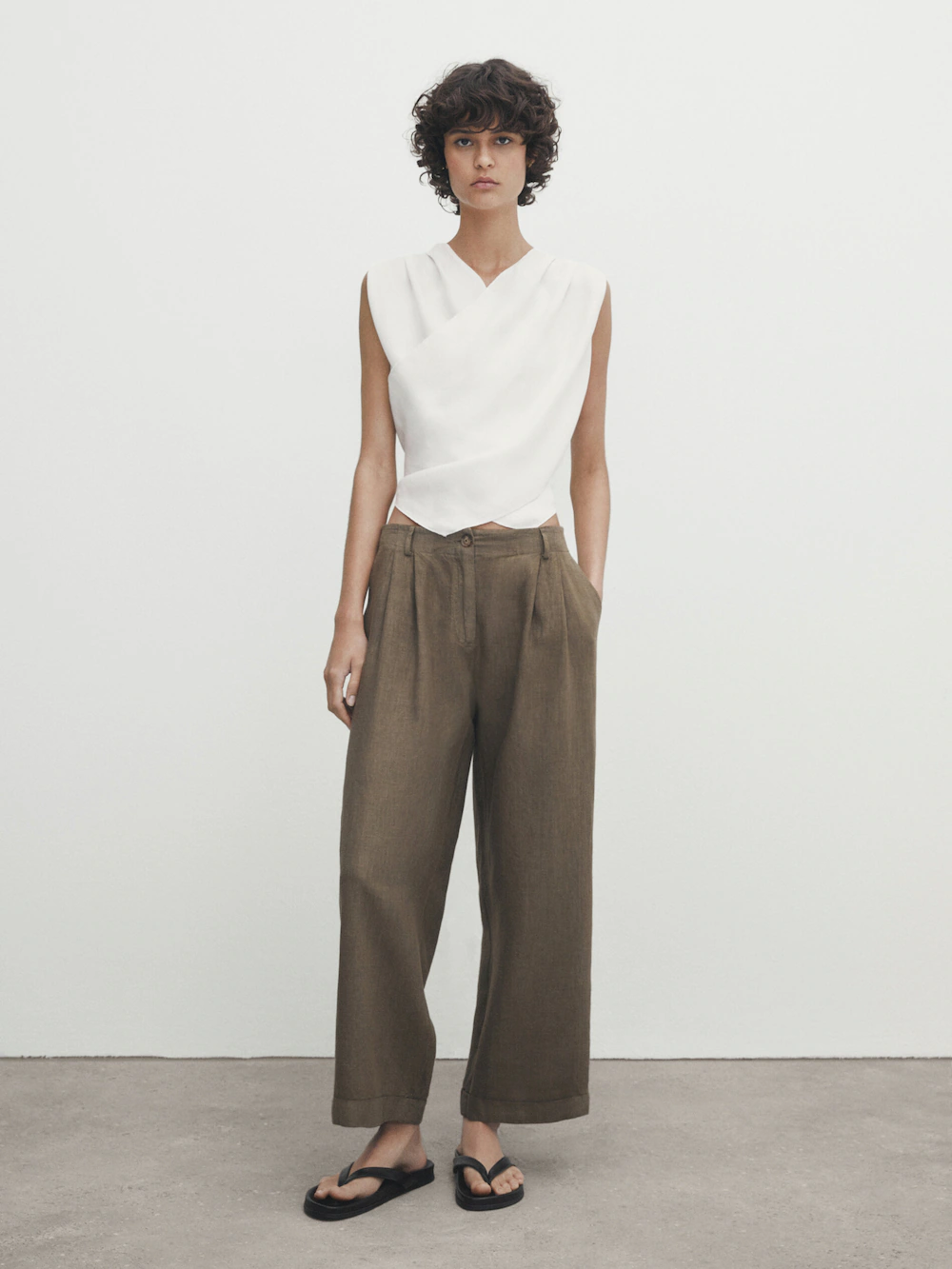 

Брюки из 100% льна с вытяжкой Massimo Dutti, хаки