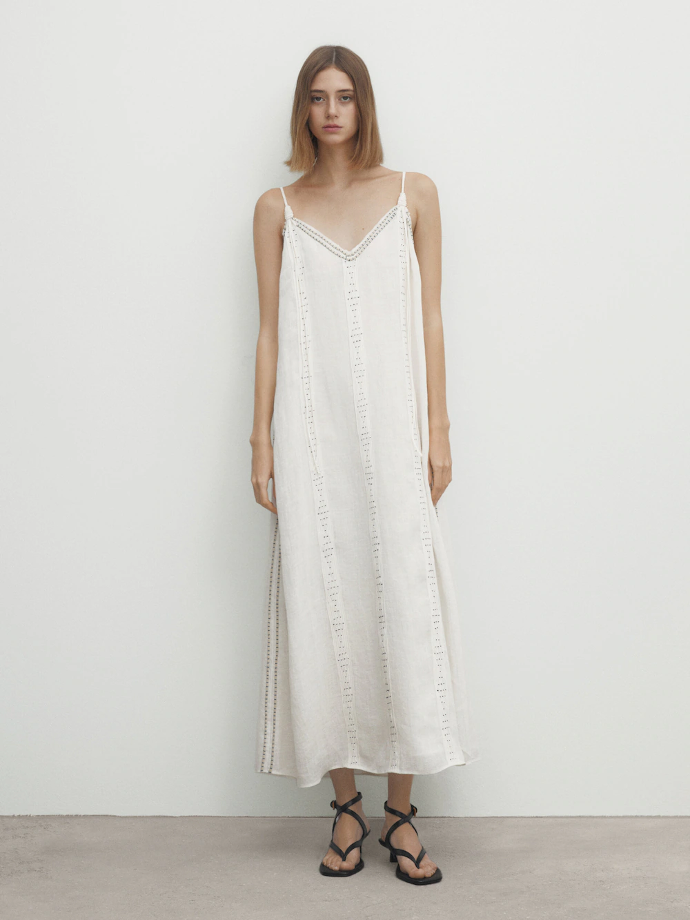 

Платье из смешанного льна с лемнями и вышивкой Massimo Dutti, кремовый