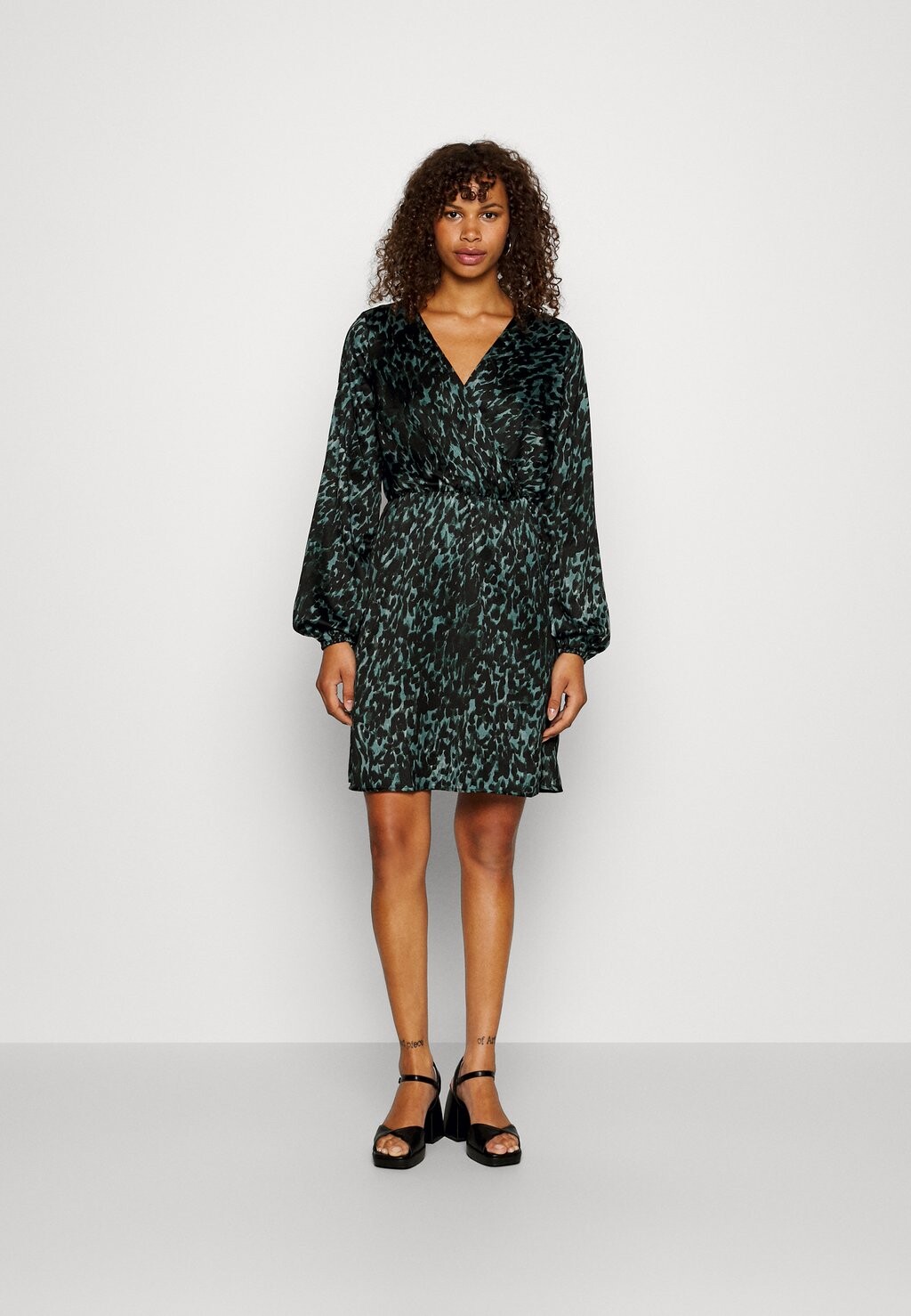 

Повседневное платье Vero Moda, цвет black