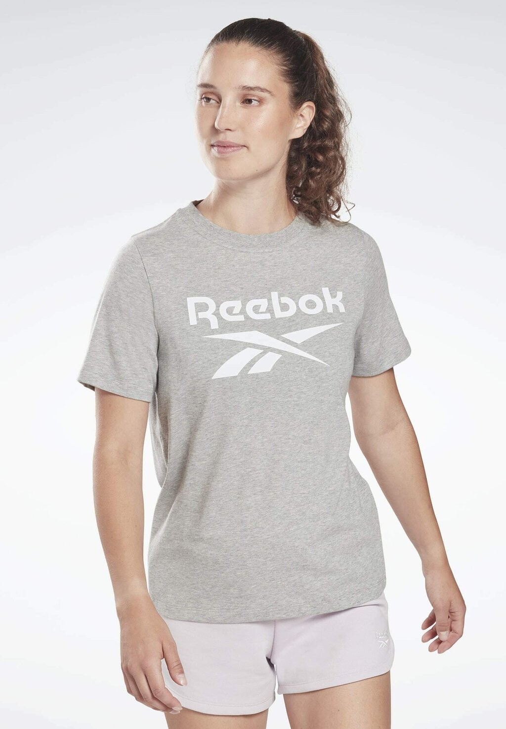 

Футболка с принтом Reebok