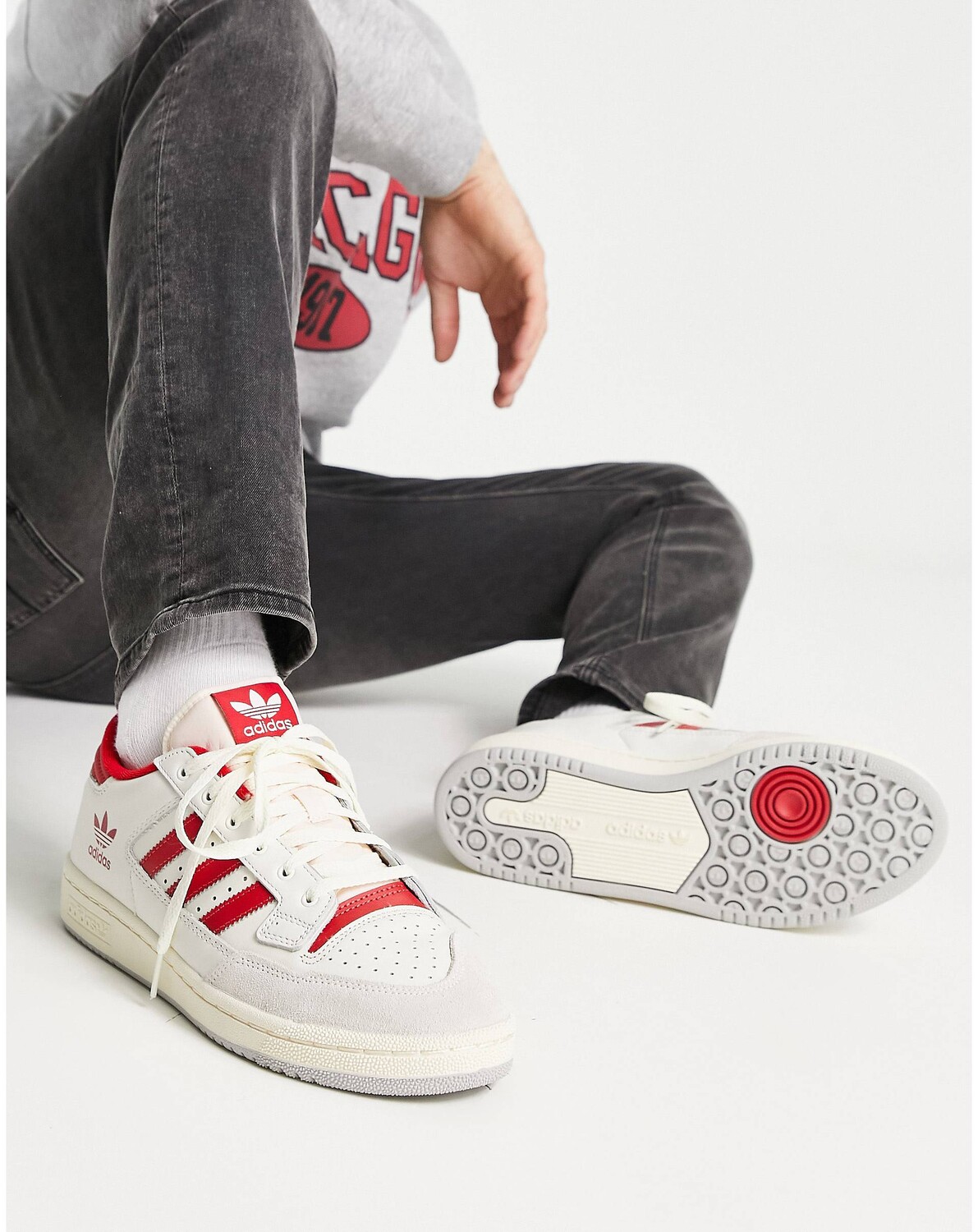 

Бело-красные кроссовки adidas Originals Centennial