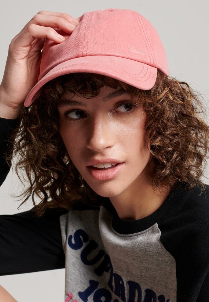 

Бейсболка Superdry