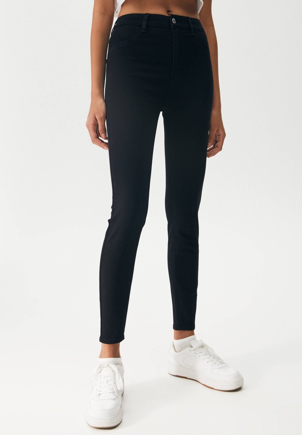 

Джинсы облегающего кроя PULL&BEAR, черный