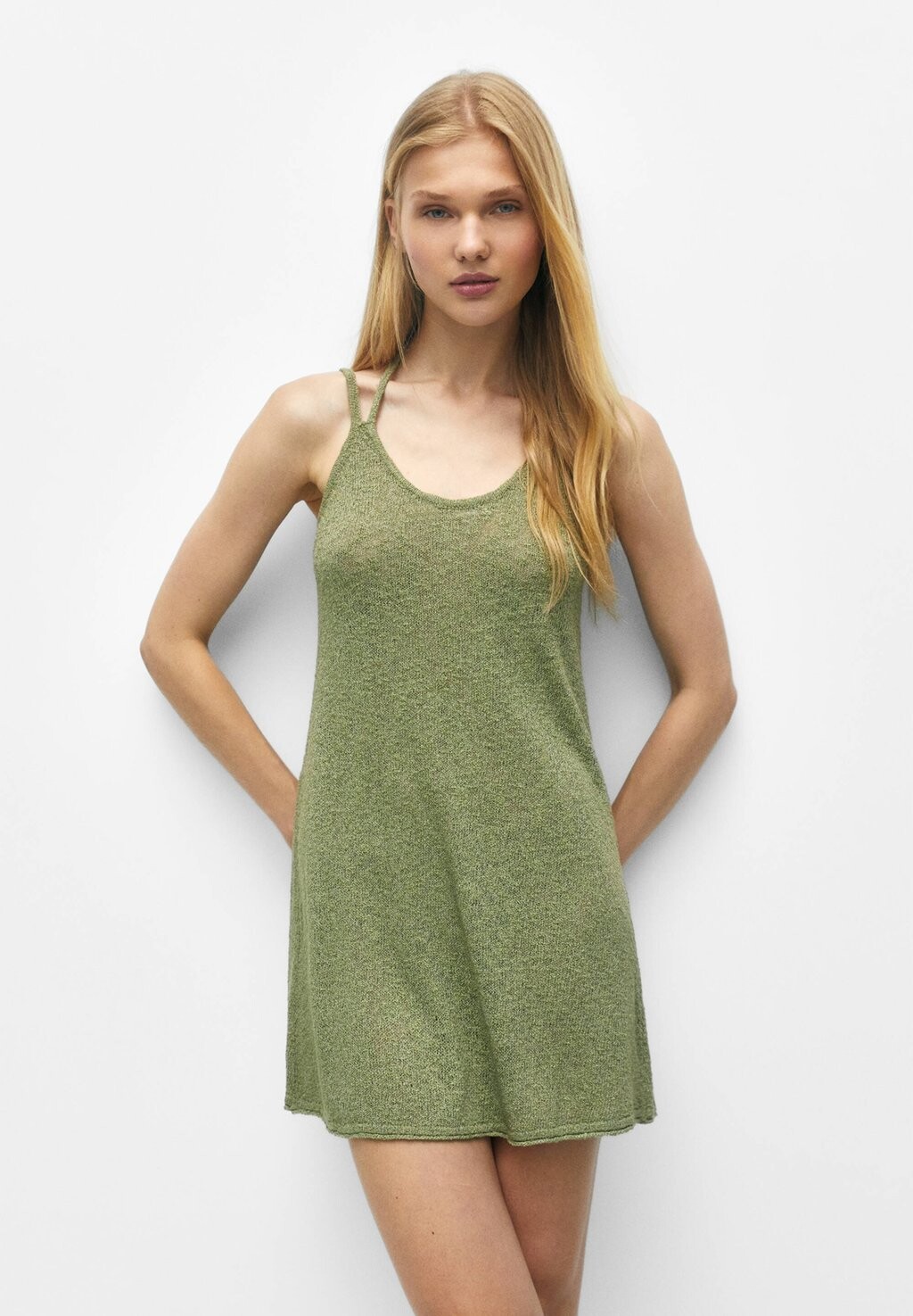 

Трикотажное платье PULL&BEAR