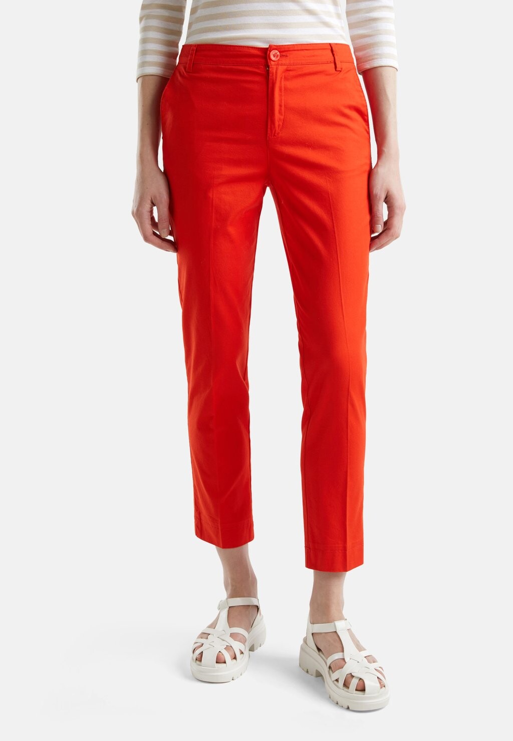 

Чино REGULAR FIT. United Colors of Benetton, цвет red