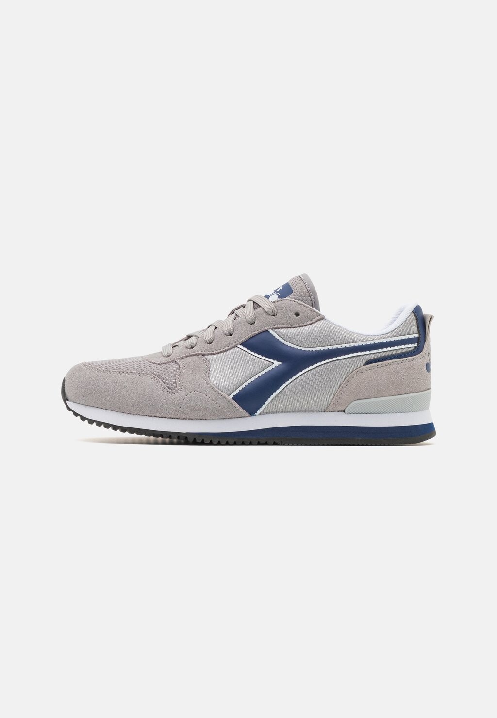 

Кроссовки Diadora