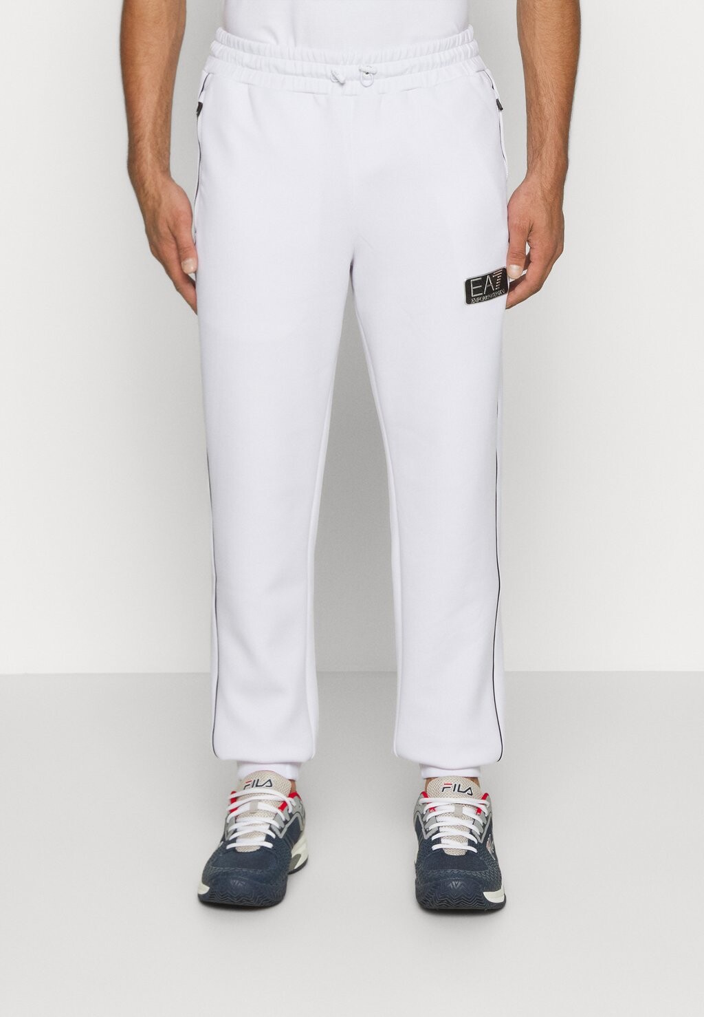 

Спортивные брюки БРЮКИ ДЛЯ ТЕННИСНОГО КЛУБА EA7 Emporio Armani, белые