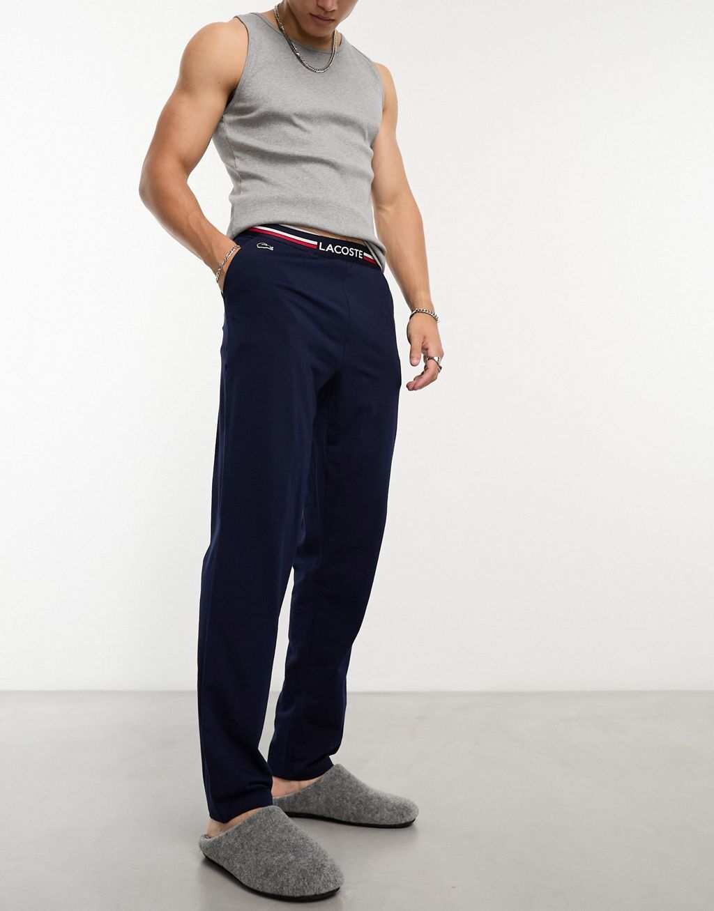 

Темно-синие джоггеры Lacoste Lounge Essentials