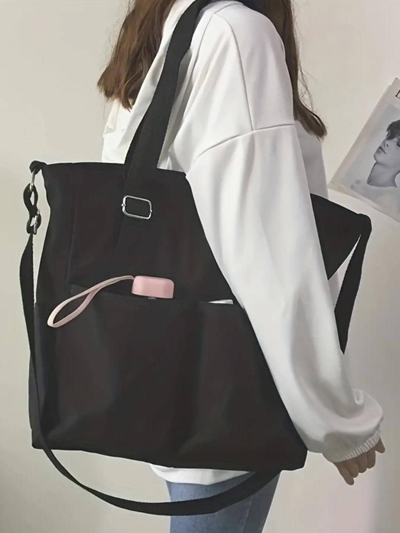 цена Женская нейлоновая сумка через плечо большой вместимости – передние карманы и молния через плечо, черный