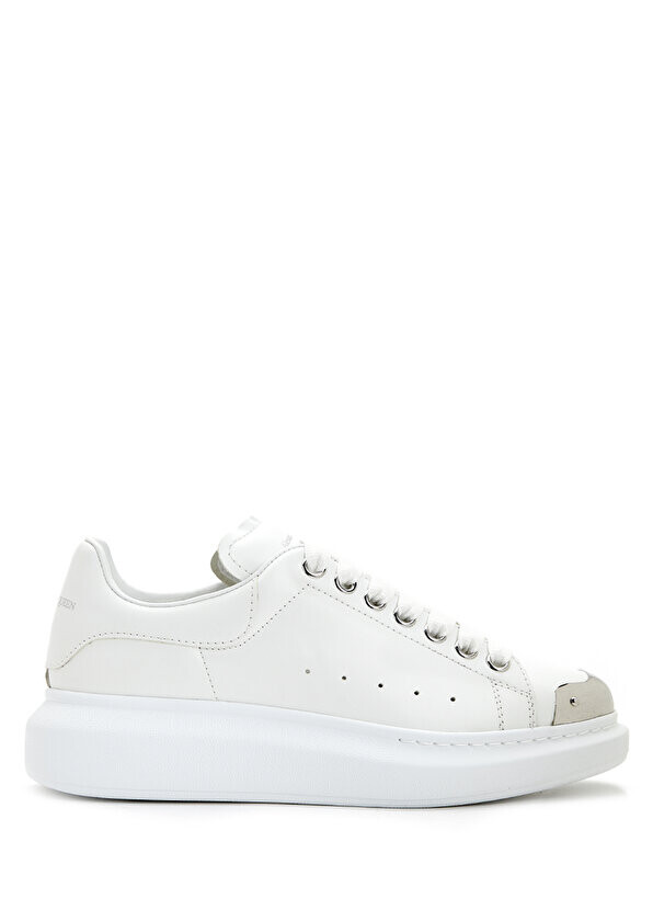 

Белые женские кожаные кроссовки oversize Alexander McQueen