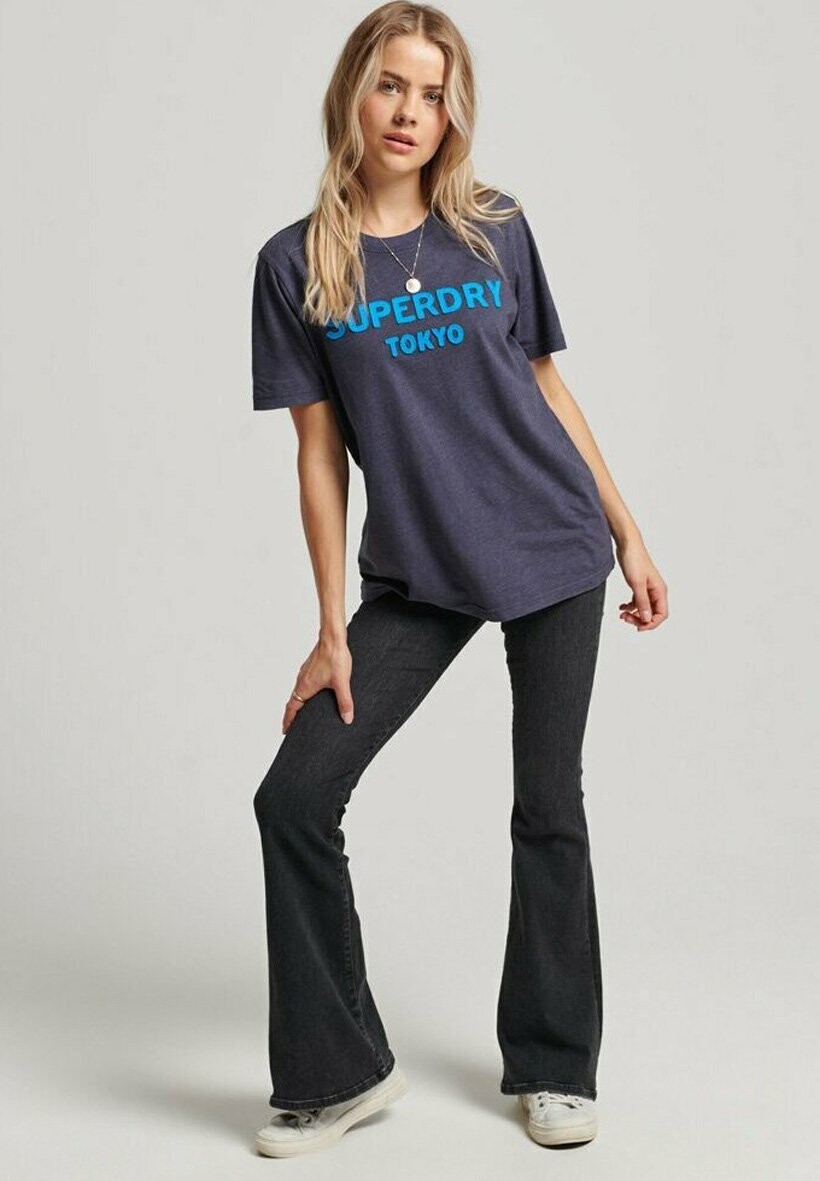 

Футболка с принтом Superdry