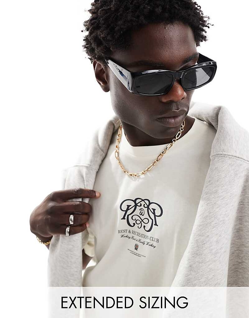 

Белая футболка оверсайз ASOS DESIGN с клубным принтом на груди