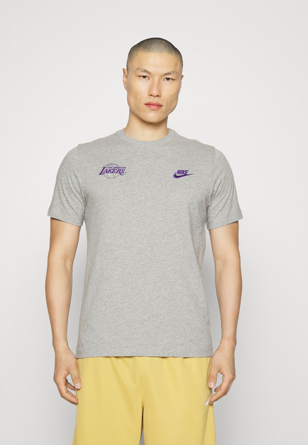 

Спортивная футболка Nike