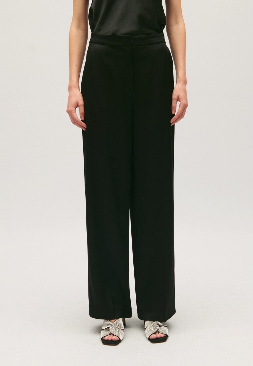 

Брюки Tailleur Claudie Pierlot, цвет noir