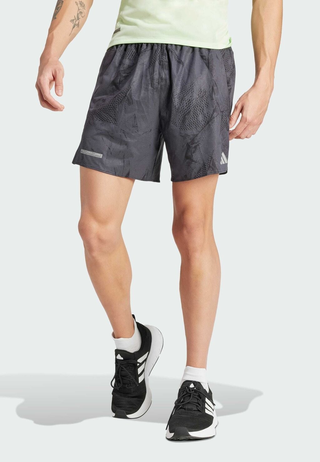 

Спортивные шорты adidas Performance, цвет carbon black