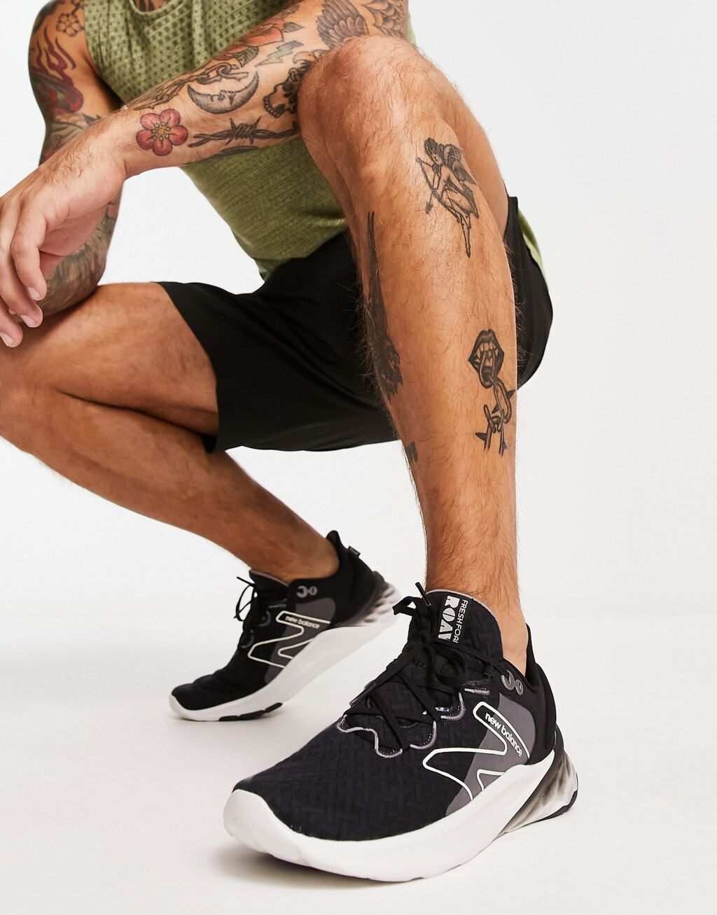 

Черно-белые беговые кроссовки New Balance Roav, Черный