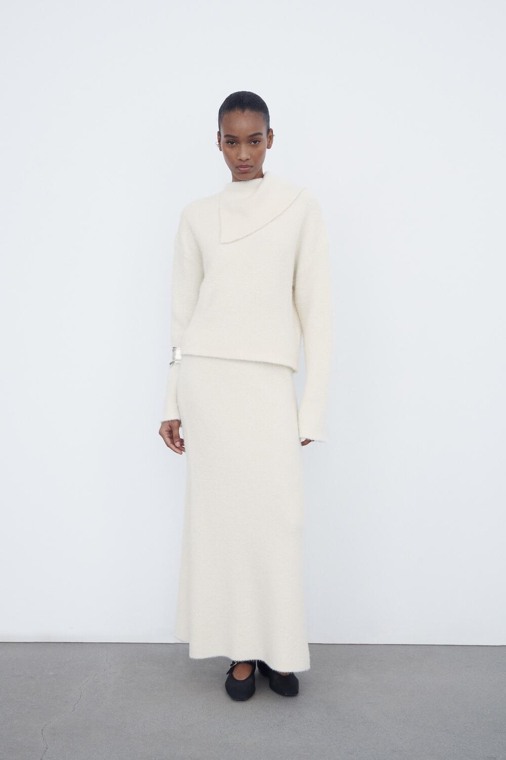 

Длинная юбка из искусственного меха ZARA, белый
