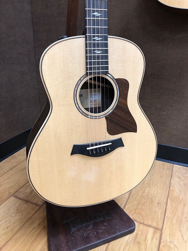 

Акустическая гитара Taylor GT 811e Grand Theater 2021 - Present - Natural