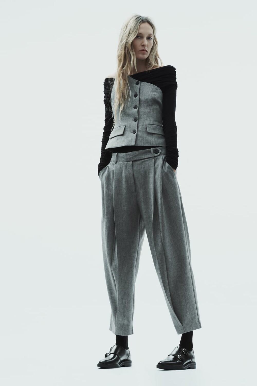 

Асимметричный жилет ZARA, серый