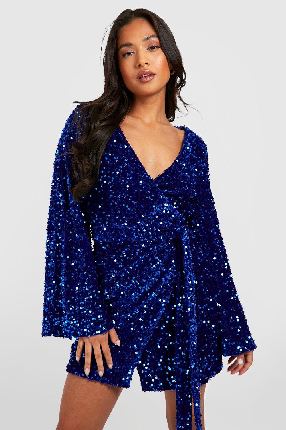 

Бархатное платье с запахом и расклешенными рукавами Petite boohoo, синий