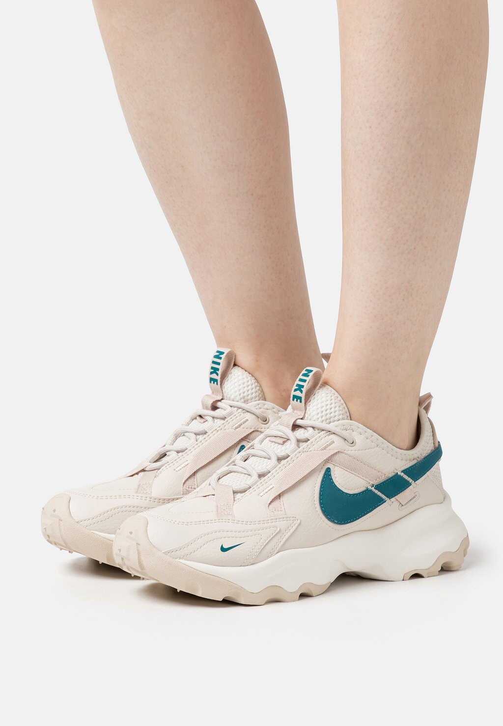 

Кроссовки Nike Tc 7900, светло-коричневый рудный / бирюзовый