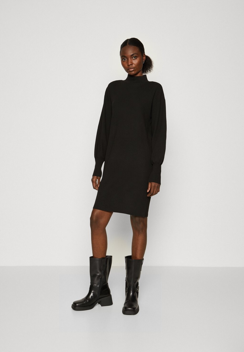 

Трикотажное платье ONLMANUELA LIFE HIGHNECK DRESS ONLY Tall, цвет black