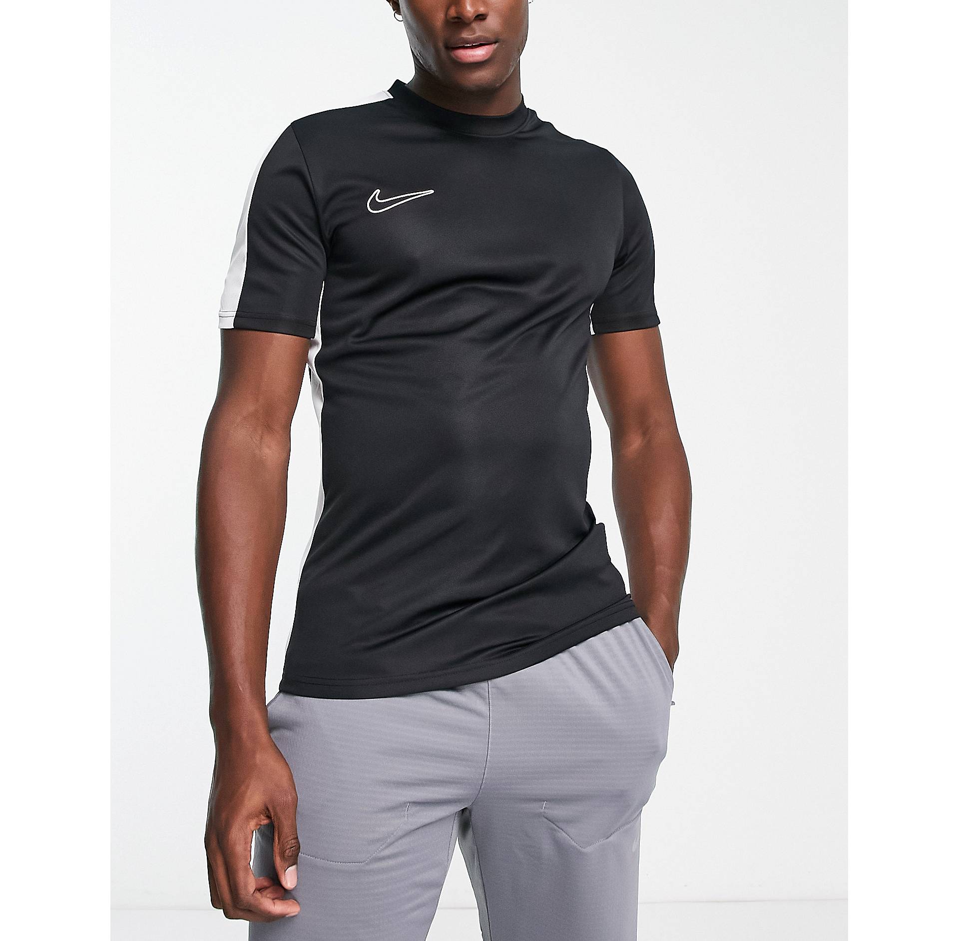 

Черная футболка со вставками Nike Football Academy Dri-FIT, Черный