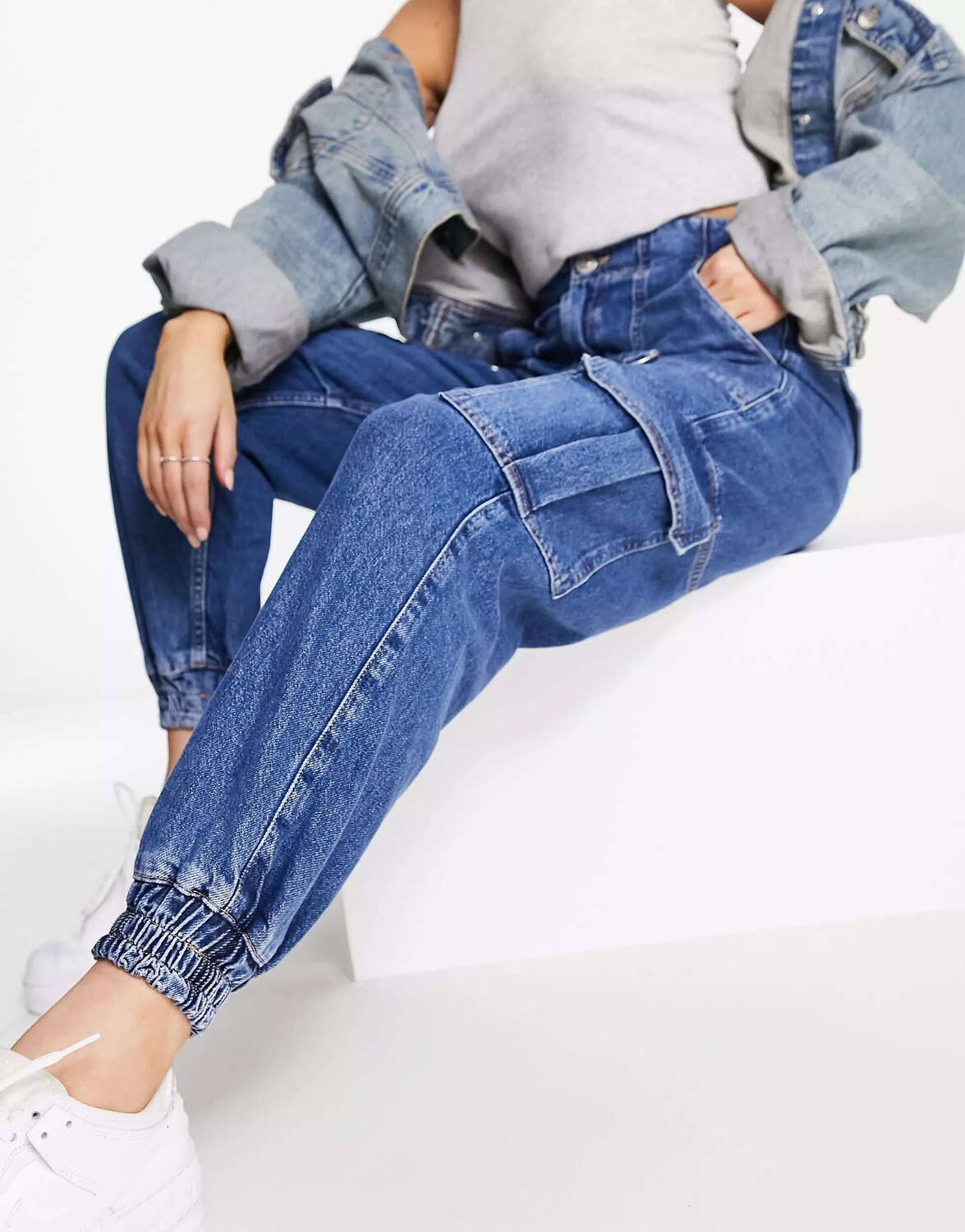 

Джинсы карго River Island с карманами из синего денима