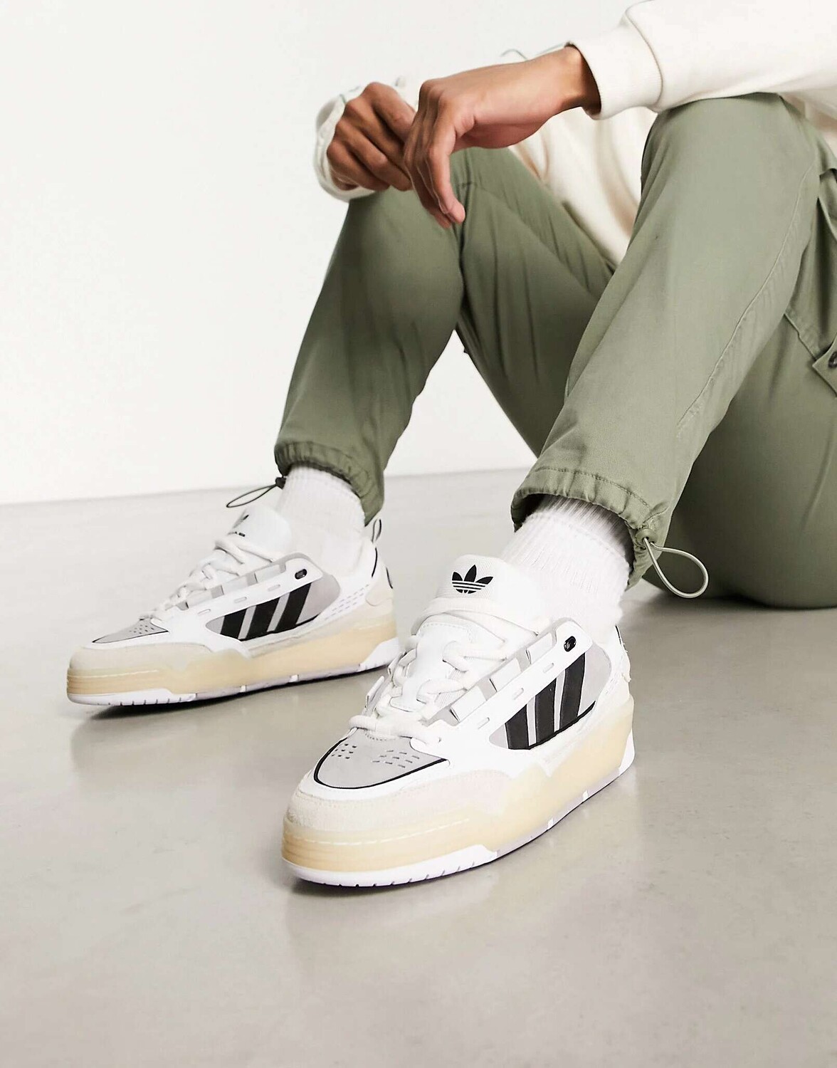 

Белые и серые кроссовки adidas Originals ADI2000, Белый