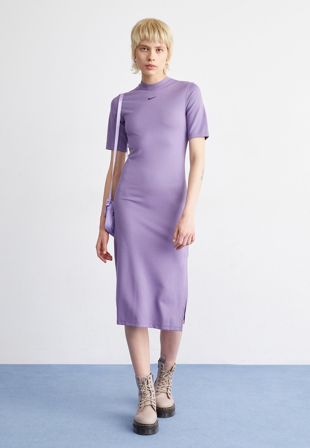 

Платье из джерси Midi Dress Nike, рассвет/черное