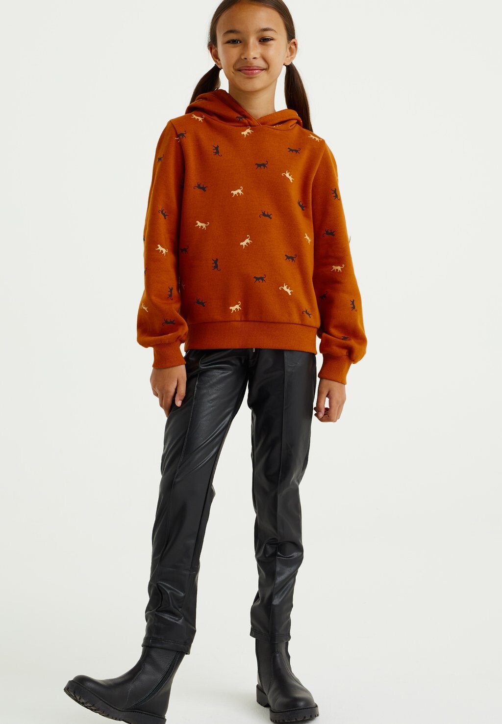 

Толстовка WE Fashion, оранжевый